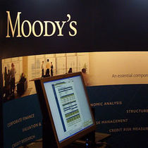 Unipol, Moody's pensa a un taglio del rating