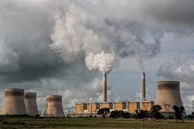 Sostenibilità, Axa sempre più lontana dal business del carbone