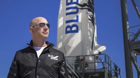 Jeff Bezos, nello spazio senza polizza