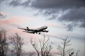 Gli assicuratori Uk sospendono le coperture per i voli verso l’Ucraina