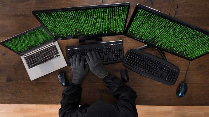 Revo entra nel mercato delle polizze informatiche