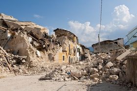 Terremoto in Turchia e Siria, una prima stima da Fitch