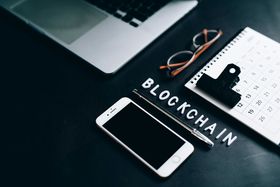 Firma a distanza, Uca lancia la blockchain