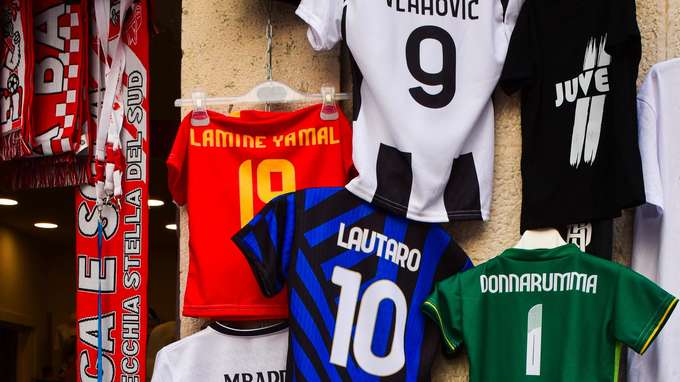 Calcio, aumentano gli infortuni ma calano i costi