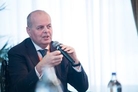 L’Ivass dà l’ok a Vittoria per salire fino al 20% di Revo