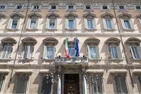 Retribuzioni, Ania sostiene la parità in base ai Ccnl rappresentativi