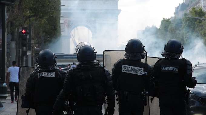 Francia, la tassa sulle proteste non serve