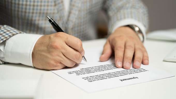 Emirati Arabi Uniti, più tutele sui contratti