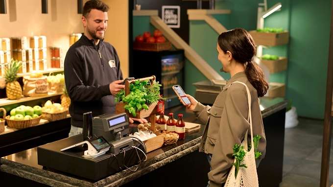 Cat nat, Revo insieme a Satispay per le imprese